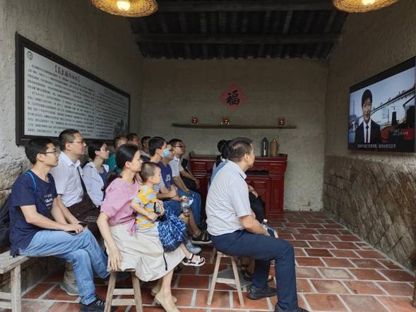 1623382036530889.jpg 觀看《難忘那雙溫暖的大手》