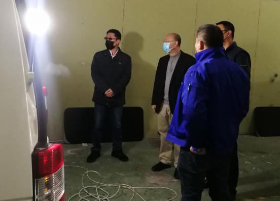 1592471549747169.jpg 郭夕濤向謝思瑜董事長匯報進度