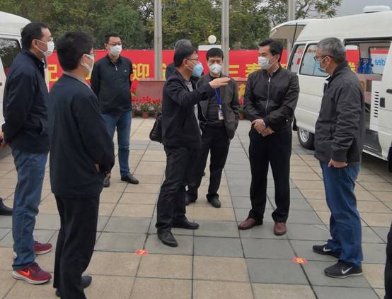 1581845433162259.jpg 集美區區長走訪2.jpg