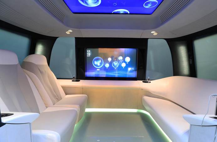 1541384284170888.jpg 說明: 智能駕艙內部1