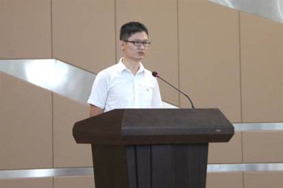 1535593020495311.jpg 說明: E:\湯亦宏\工作照片\0827黨組中心組第三專題學習暨青年干部會議\精選\洪少陽.jpg